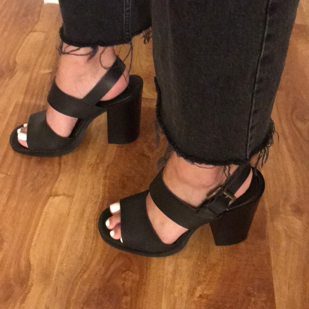 Urban Outfitters Heels Size 7